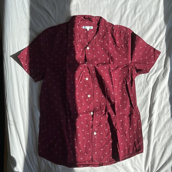 4 button down shirts - Picture 2 of 8